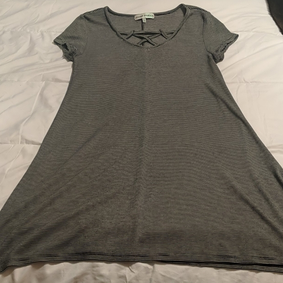 Dress - Picture 1 of 4